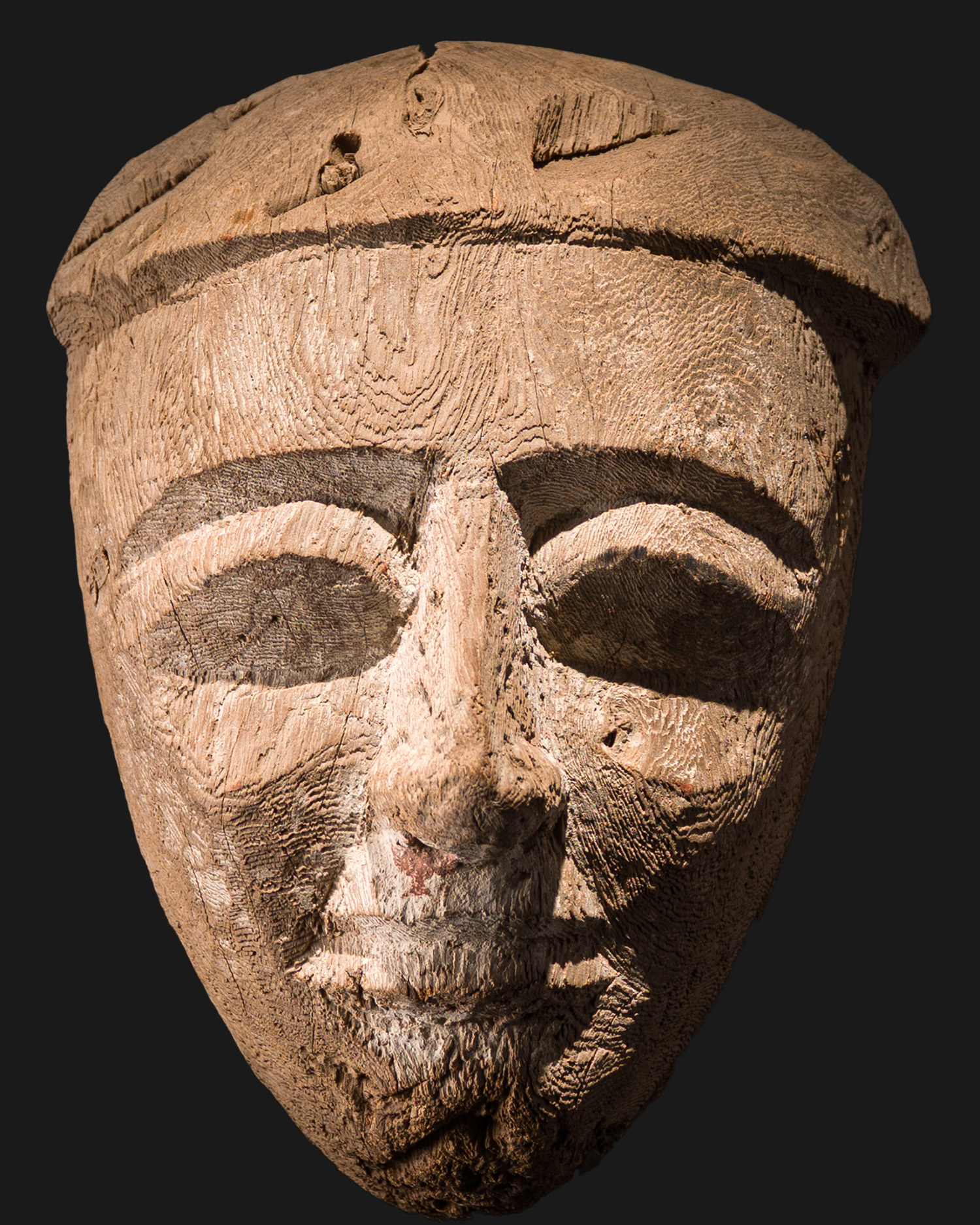 1 Posthumous mask of the deceased from the sarcophagus