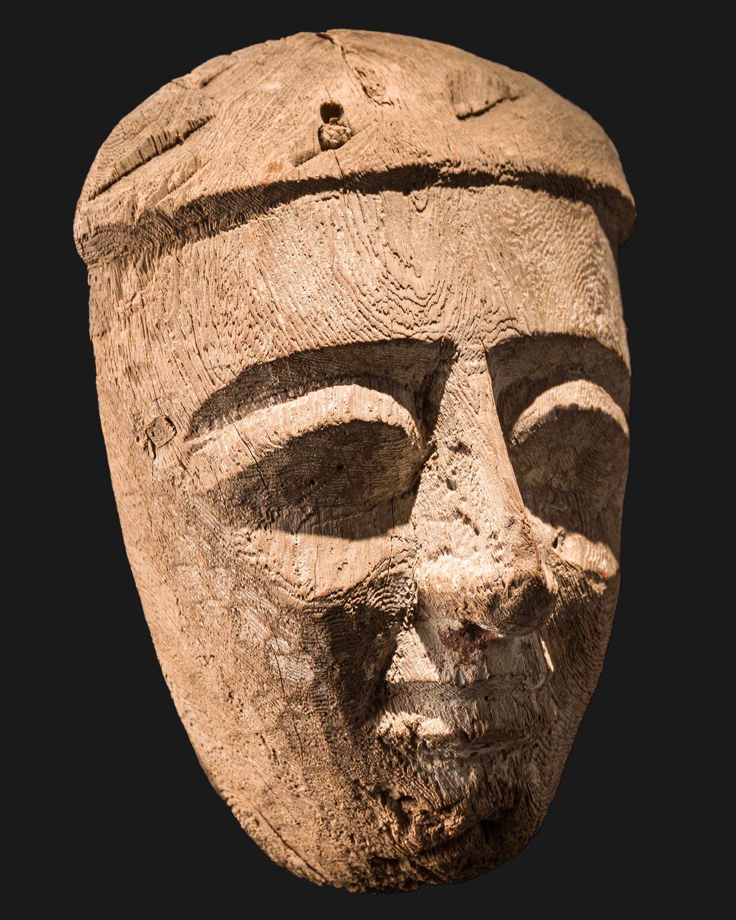 HI Posthumous mask of the deceased from the sarcophagus